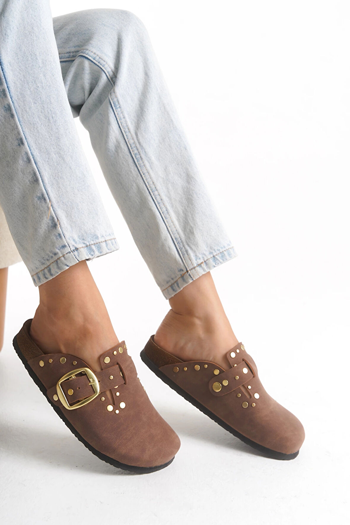 Kadın Mantar Taban Kışlık Önü Kapalı Keçe Modeli Sabo Günlük Rahat Taba Troklu Ev Terliği 1 Beden Büyük Tercih Ediniz.