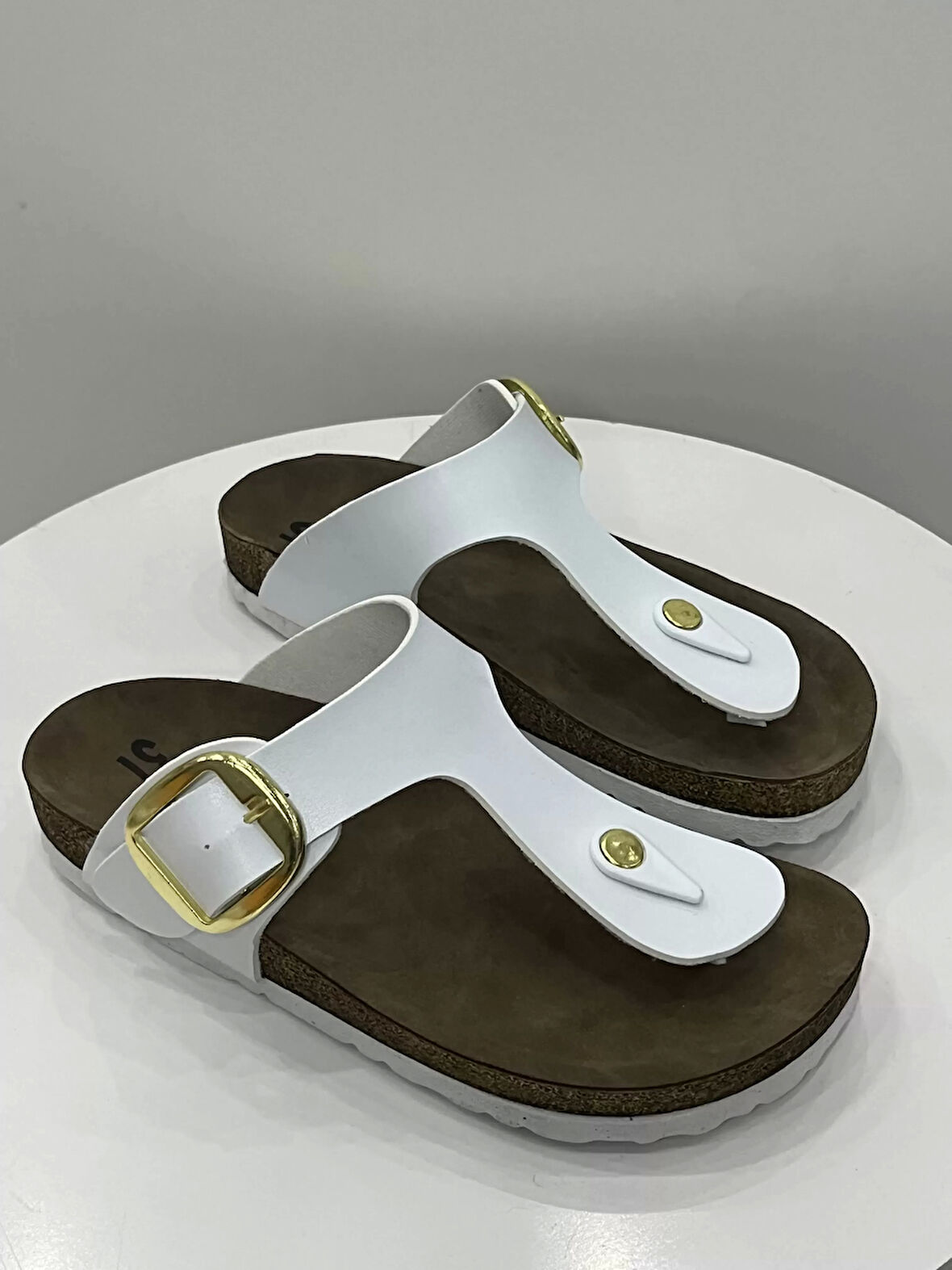 Gema Kadın Parmak Arası Beyaz Terlik Yeni Sezon