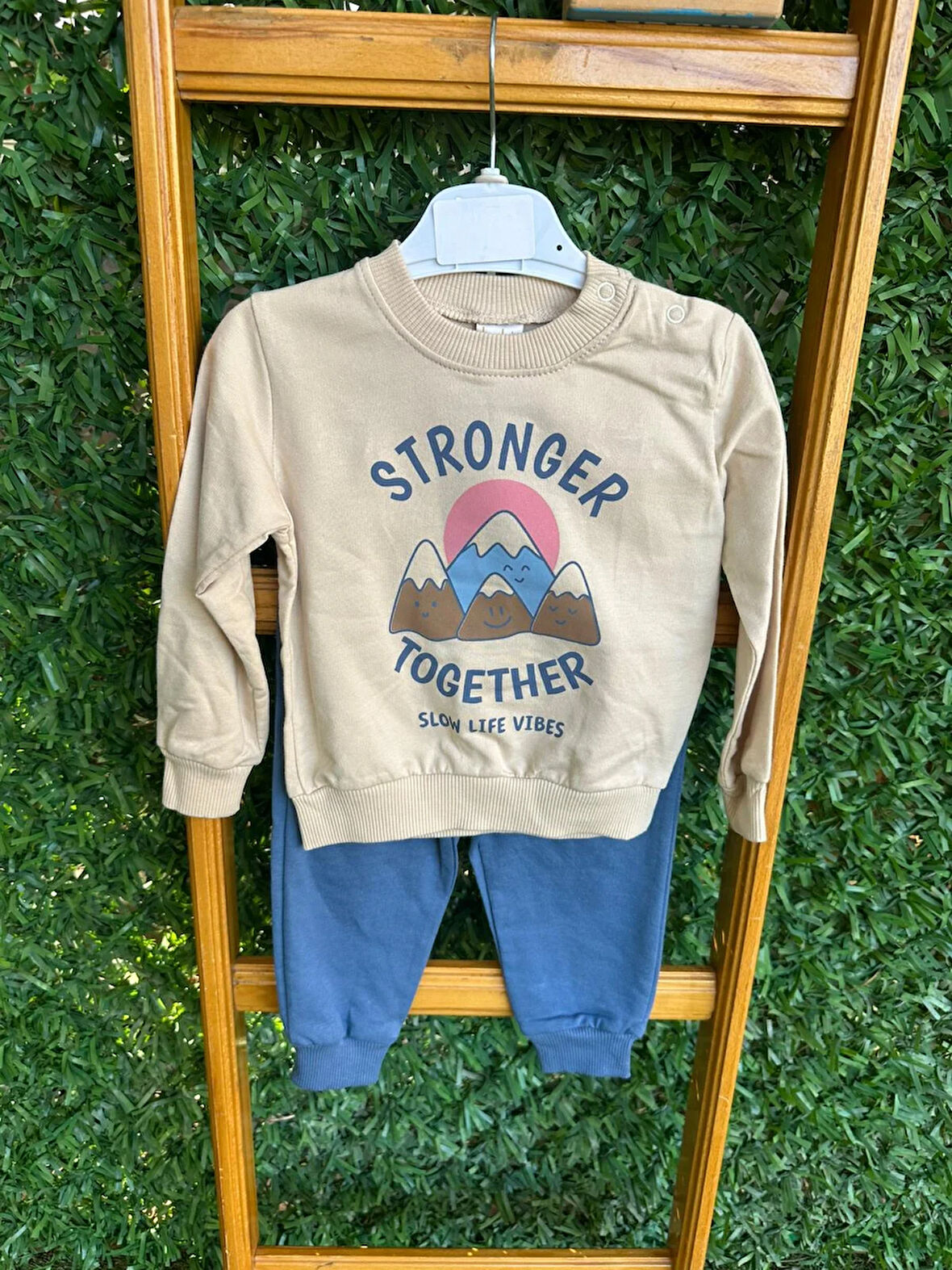 Stronger Together Yazılı Alt Üst Takım