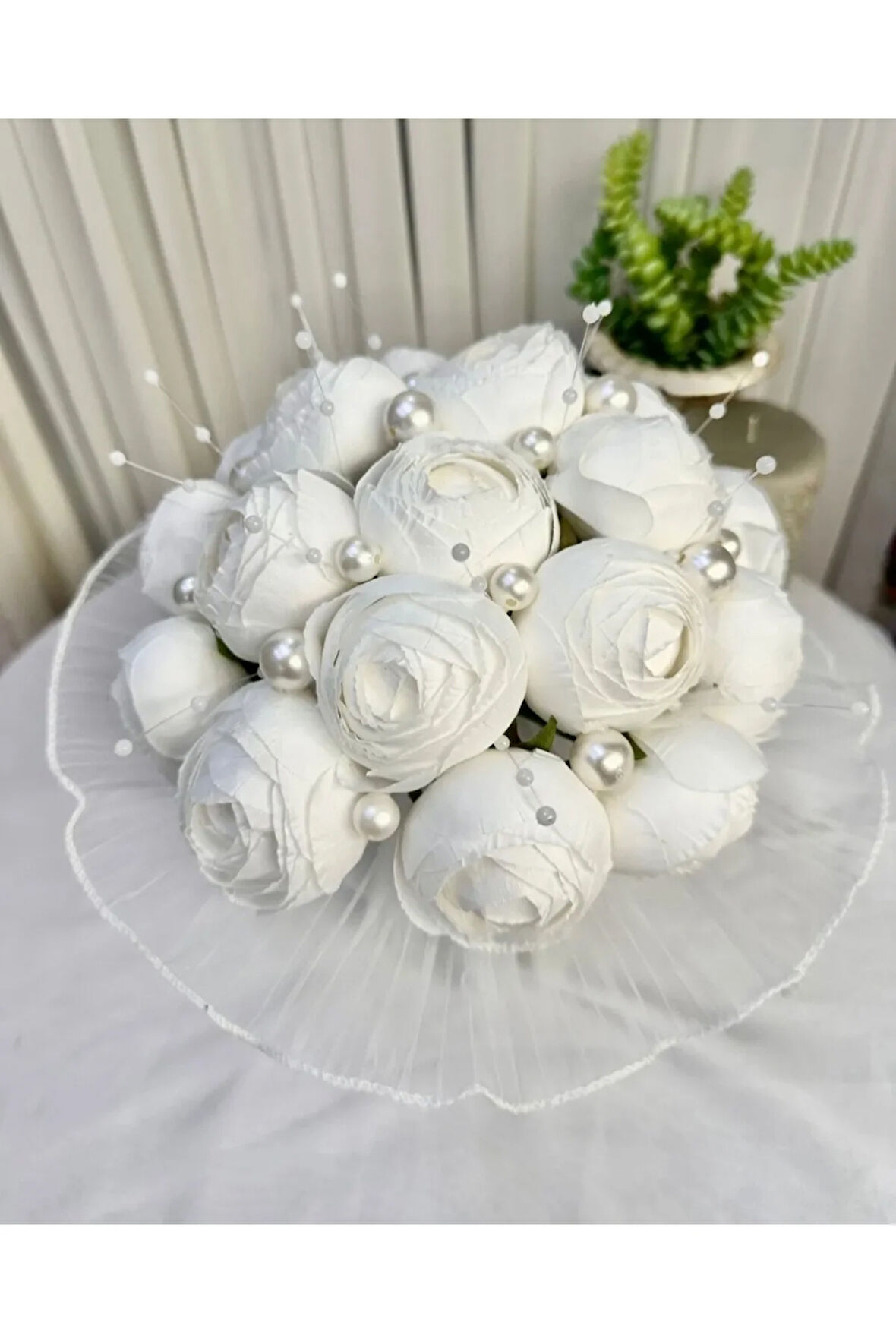 Tüllü İncili Şakayık Gelin Buketi