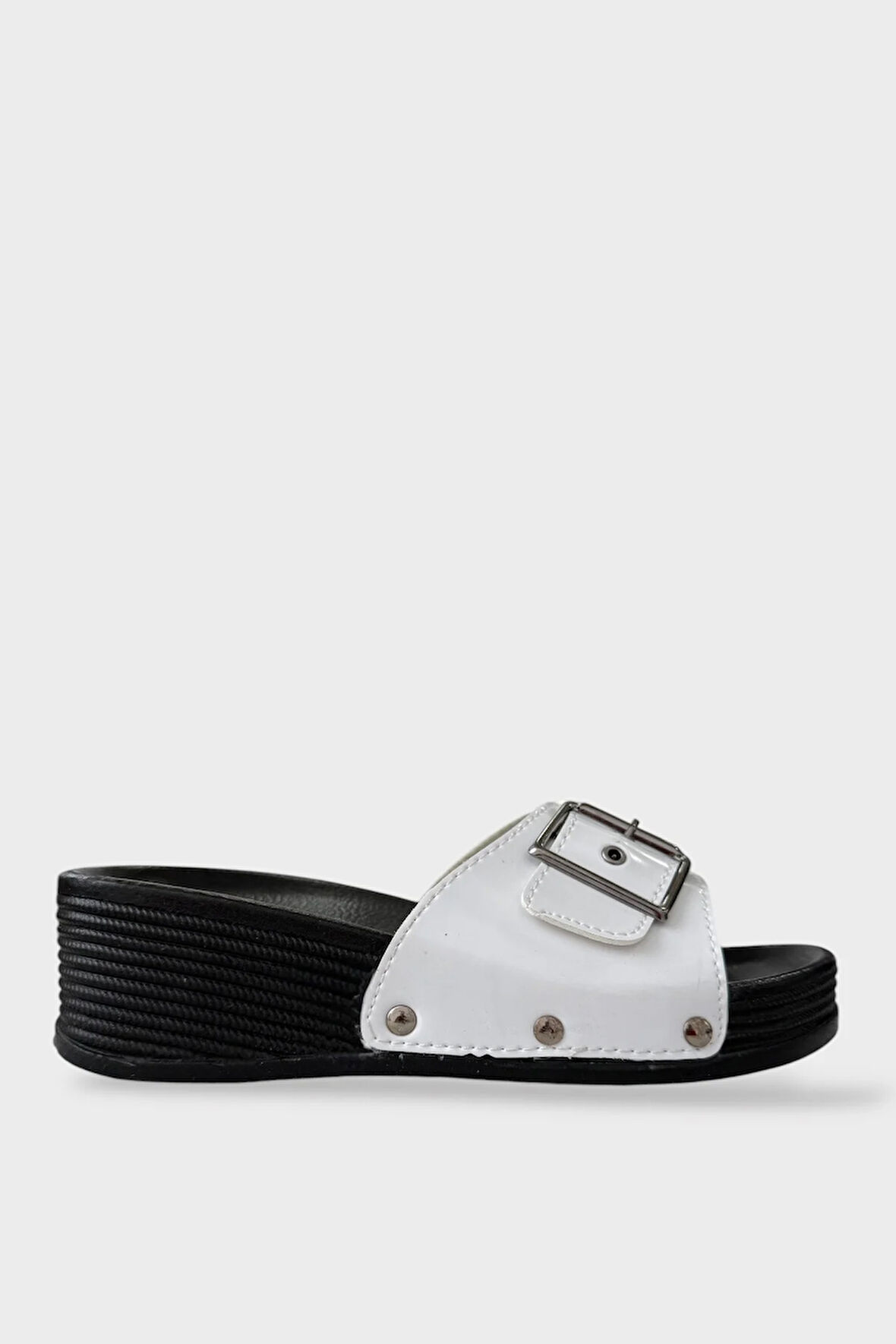 Kadın Günlük Terlik Tokalı Şık Ortopedik Yazlık Ev Plaj Tatil İş Terliği BEYAZ