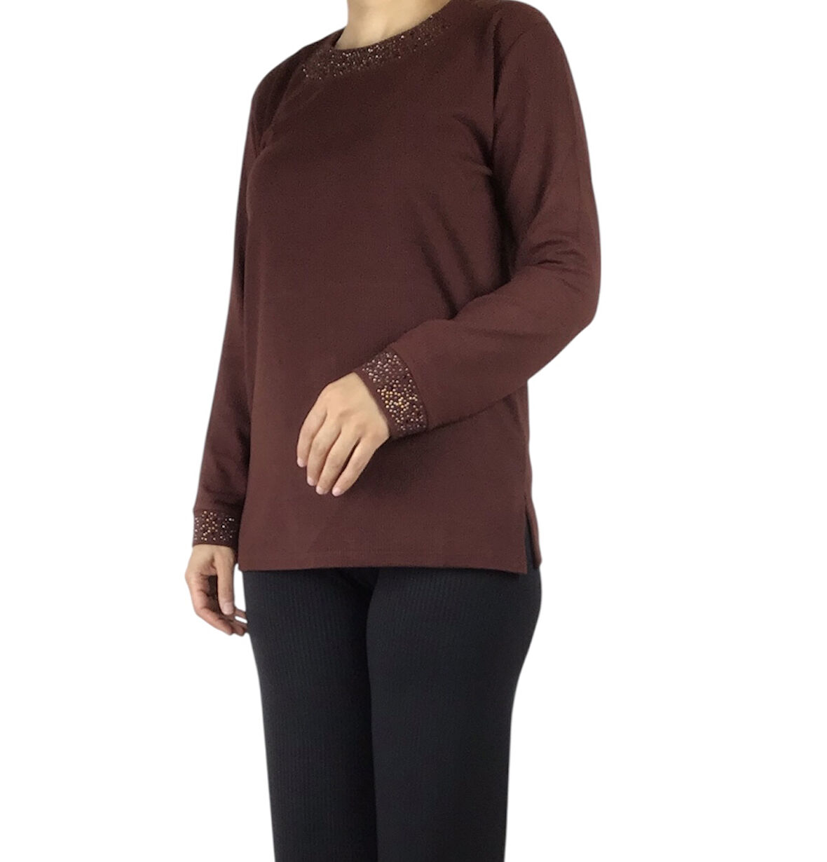 KADIN YAKA VE KOLAĞZI TAŞ İŞLEMELİ MEVSİMLİK BLUZ