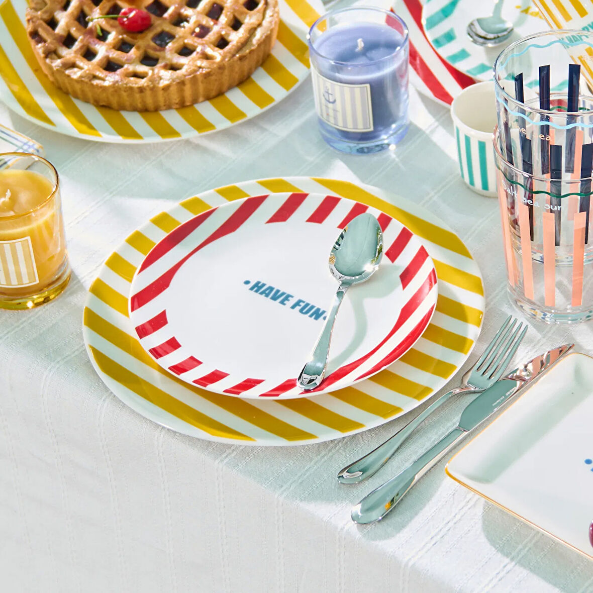 Kitchen Have Fun Tatlı Tabağı - Kırmızı - 19 cm