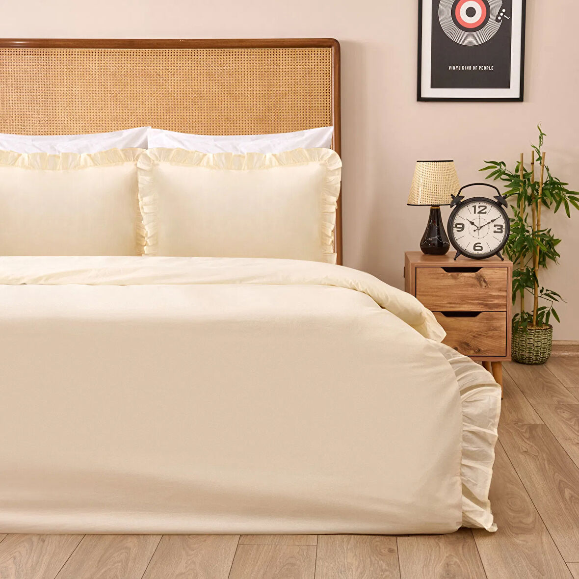 Soft Fırfırlı Çift Kişilik Nevresim Takımı - Bej