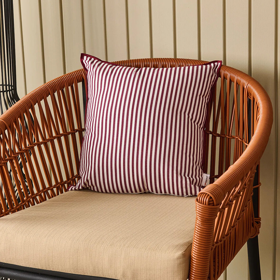 Soft Earthy Hues Çizgili Kırlent - Ekru / Mürdüm - 40x40 cm