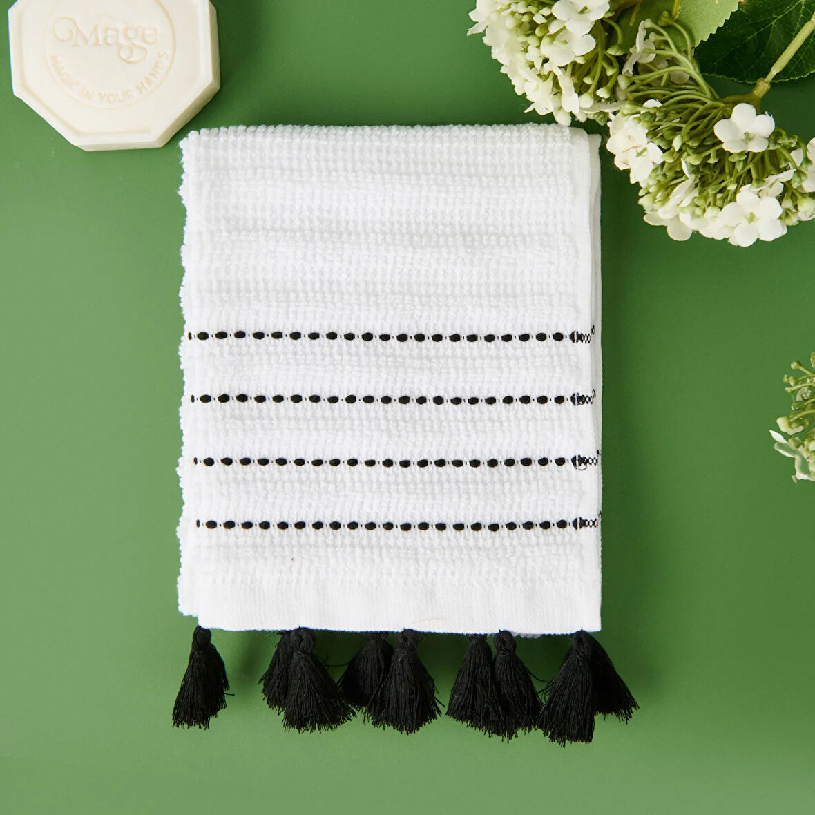 Soft Püsküllü El Havlusu - Beyaz / Siyah - 30x50 cm