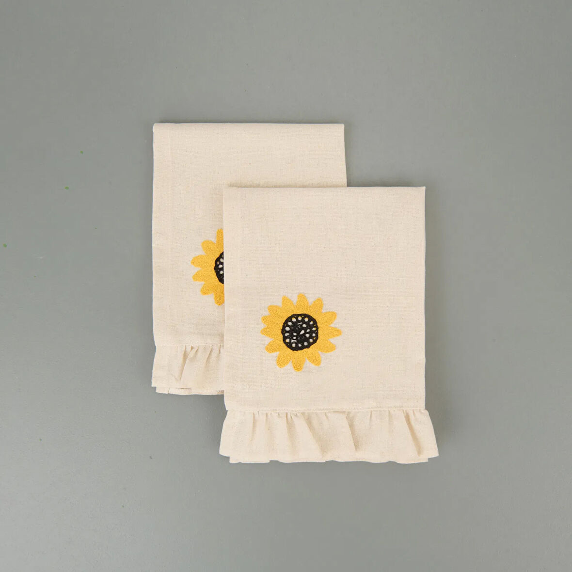 Soft Nakışlı Fırfırlı 2'li Amerikan Servis - Ekru - 35x50 cm