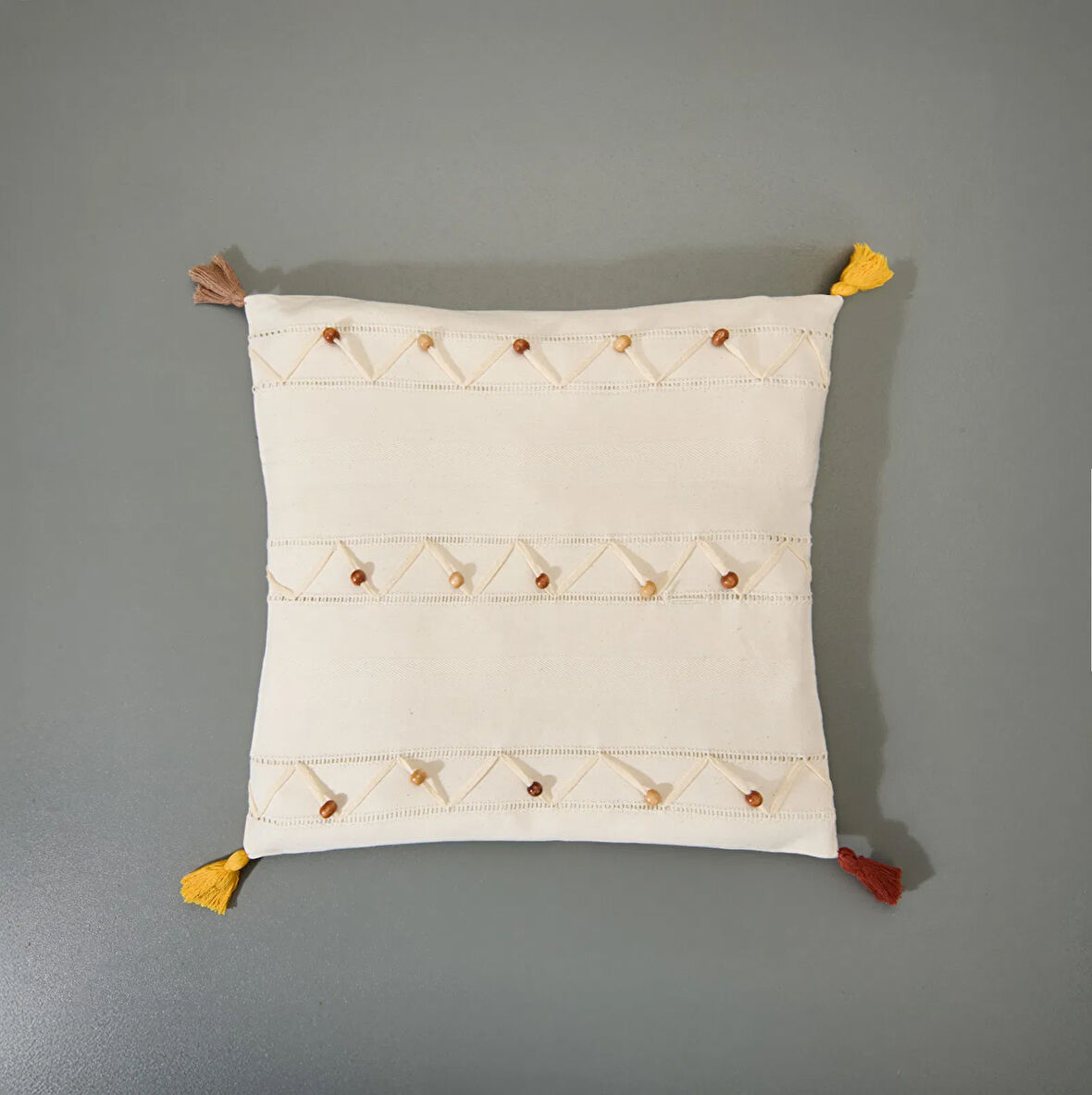 Soft Boncuklu Kırlent - Ekru - 40x40 cm