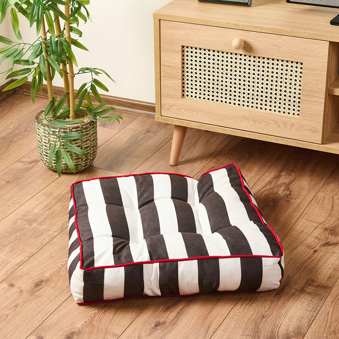 Soft Sonne Yer Minderi - Siyah / Beyaz - 50x50x14 cm