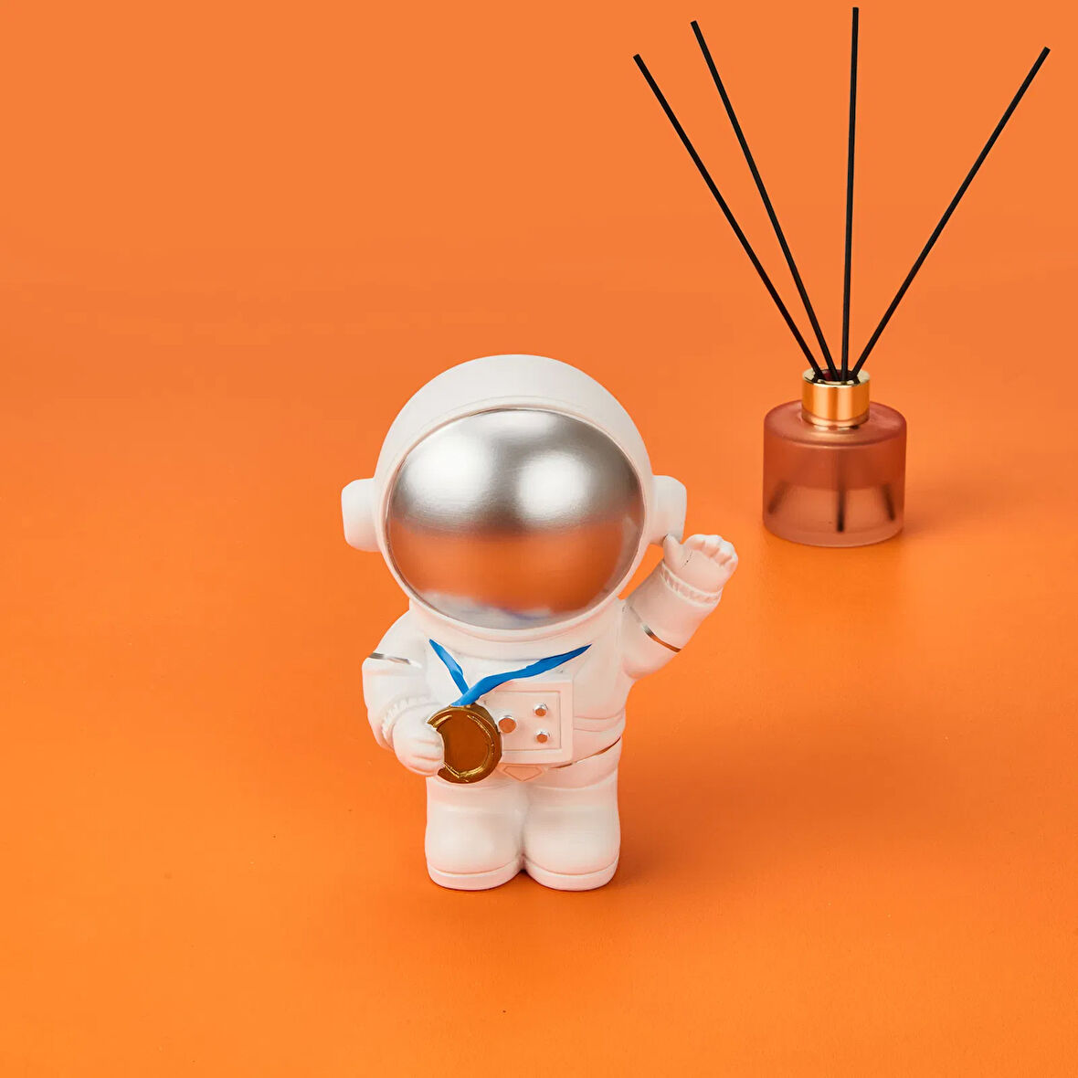 Madalyalı Astronot Dekor - Asorti - 12x7 cm