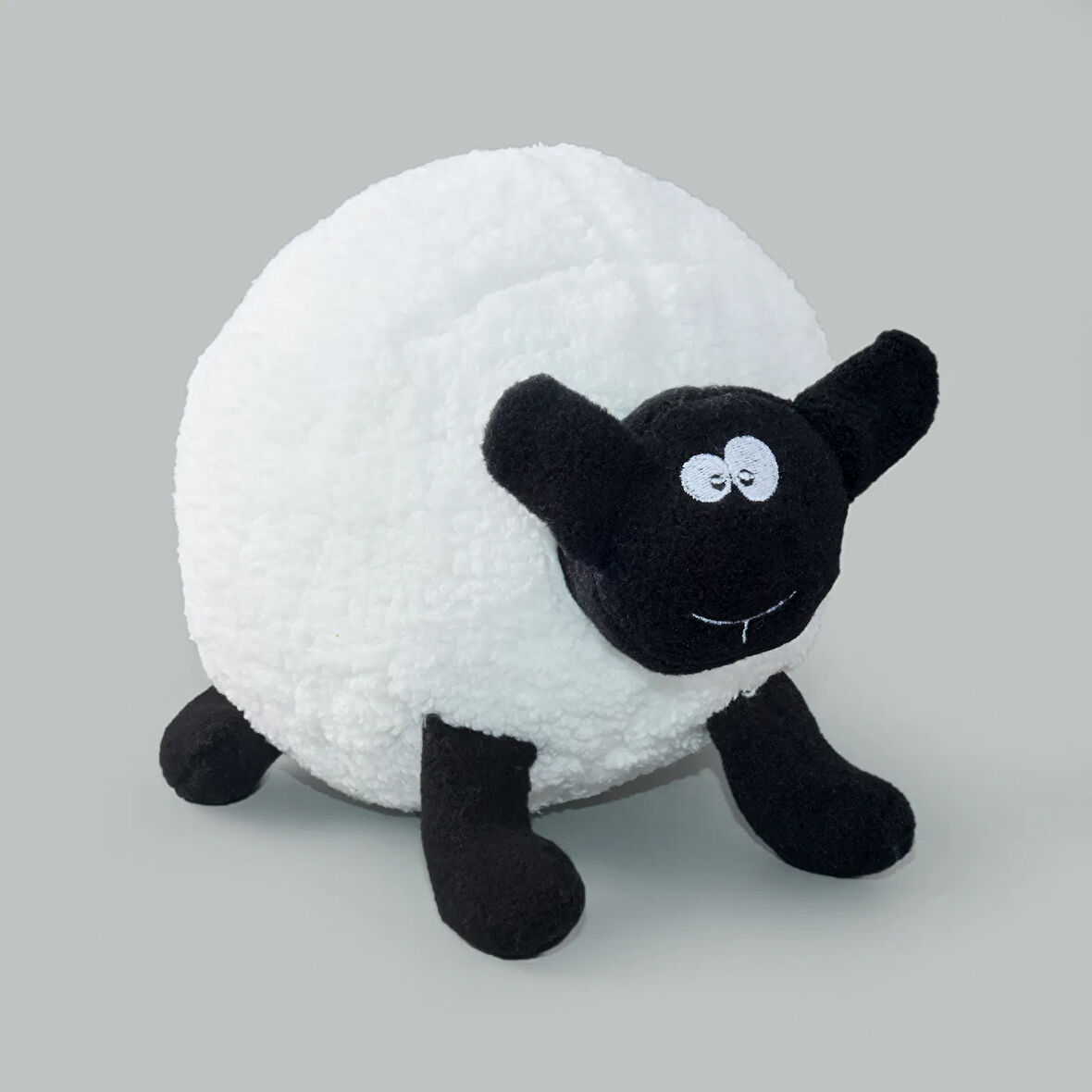 Soft Kara Kuzu Figürlü Yastık - Beyaz - 25x17 cm