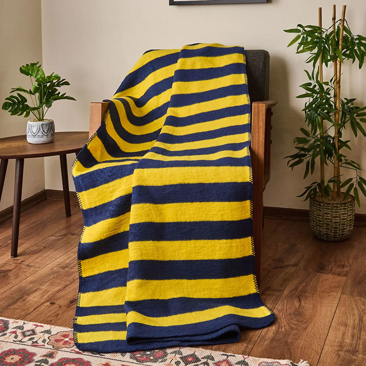 Soft Çizgili Pamuklu Tv Battaniyesi - Sarı / Lacivert - 130x170 cm