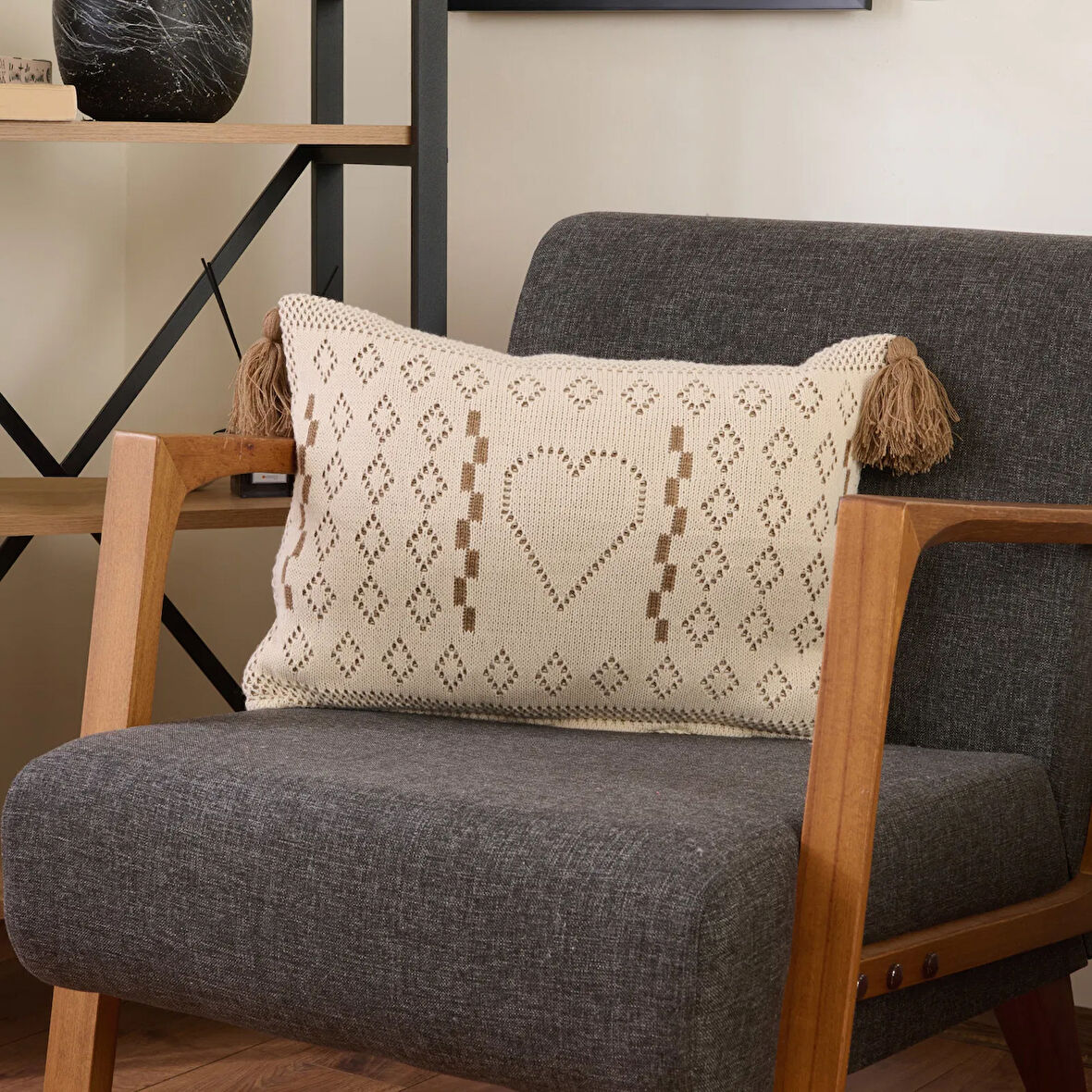 Soft Kalp Desenli Triko Kırlent Kılıfı - Bej - 35x50 cm