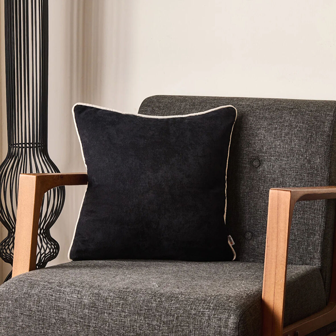 Soft Asas Kırlent - Siyah - 45x45 cm