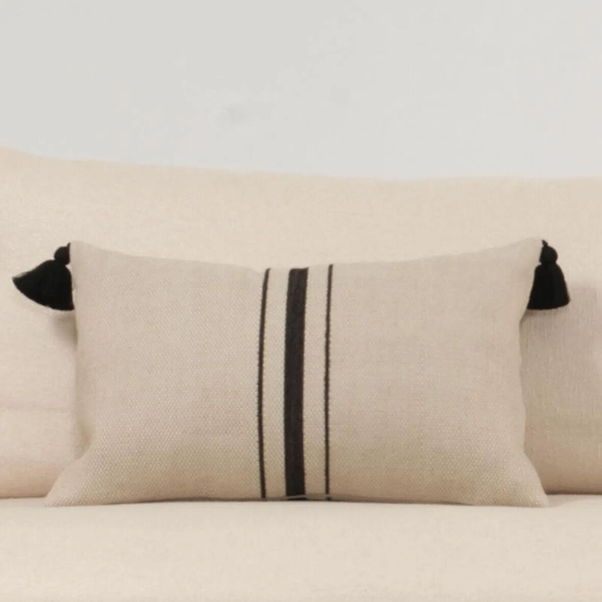 Soft Vev Kırlent - Bej / Siyah - 35x55 cm