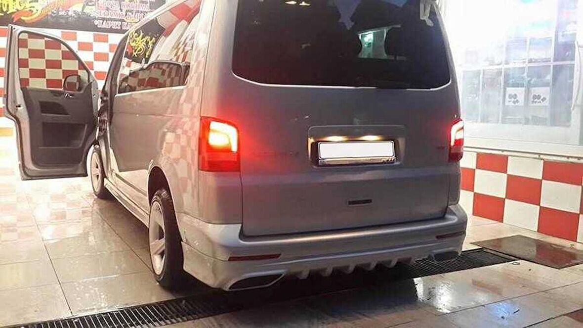 VW T5 Transporter Arka Karlık Çift Egzoz 2003-2014 Arası