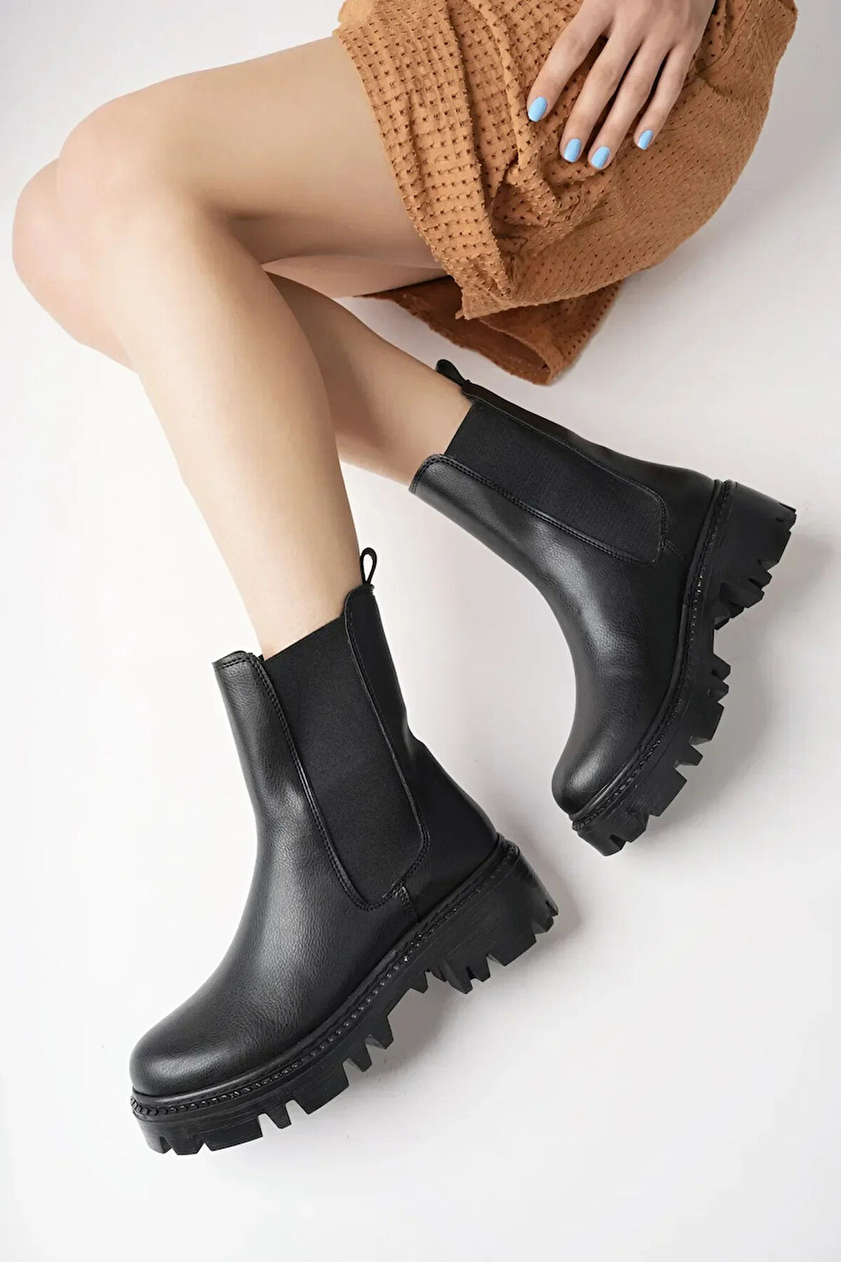 Kadın Bot - Kalın Taban Yanları Lastikli Suya Dayanıklı Rahat Giyim Kadın Bot Siyah