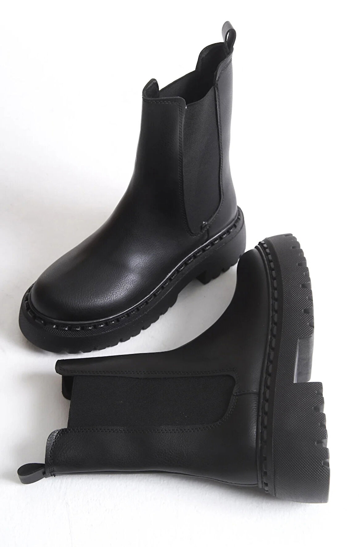 Kadın Bot - Yanları Lastikli Fermuarsız Kaymaz Taban Termo Kadın Bot Siyah