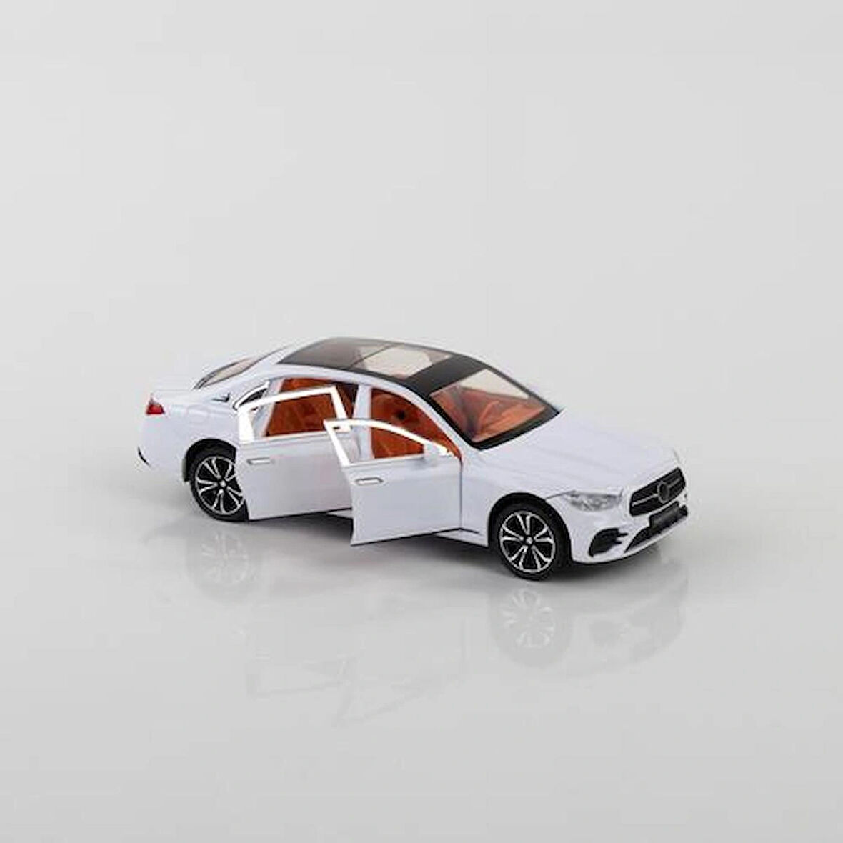 1:24 Ölçek 4 Kapısı Kaput ve Bagajı Açılan Diecast Model Araba