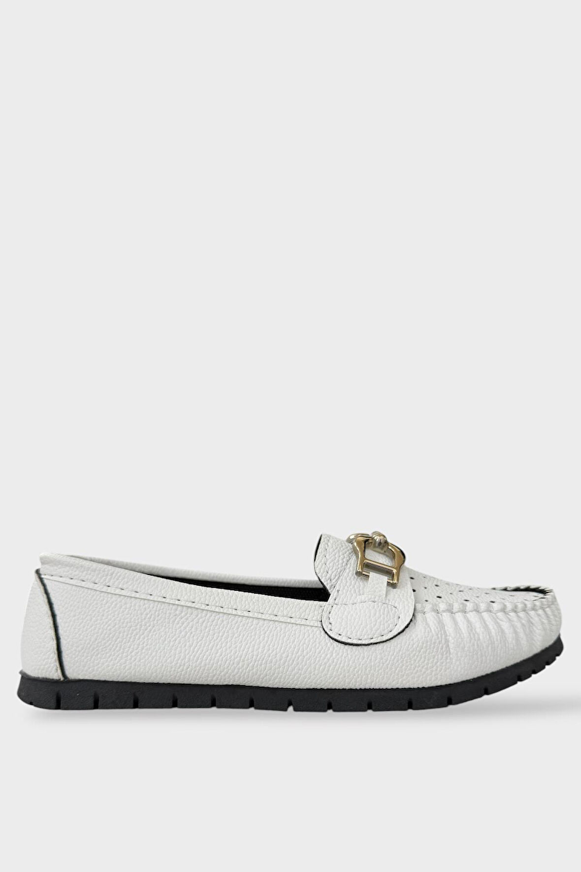 Kadın Delikli Tokalı Babet Ayakkabı BEYAZ