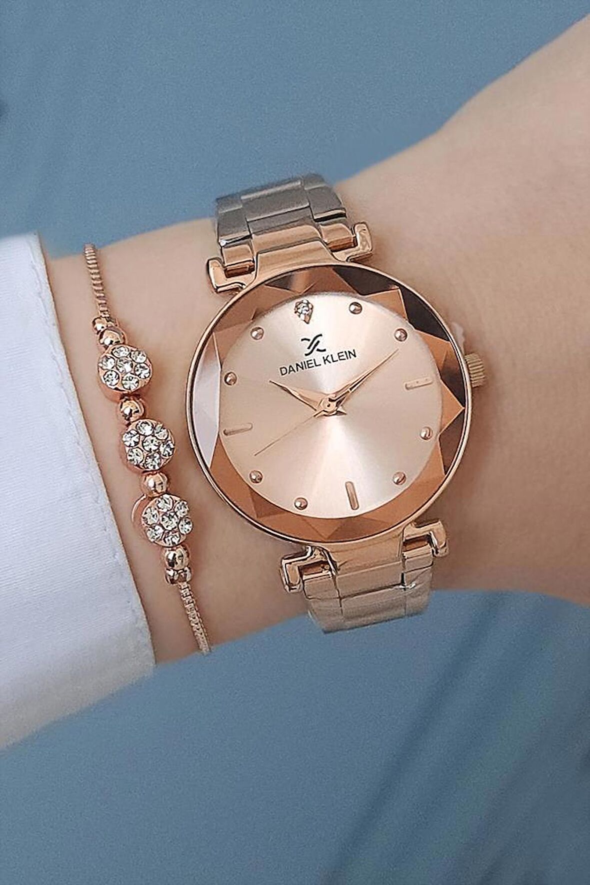 Yeni Model Kesme Camlı Çelik Bilezik Rose Gold Kadın Kol Saati + Zirkon Taşlı Bileklik