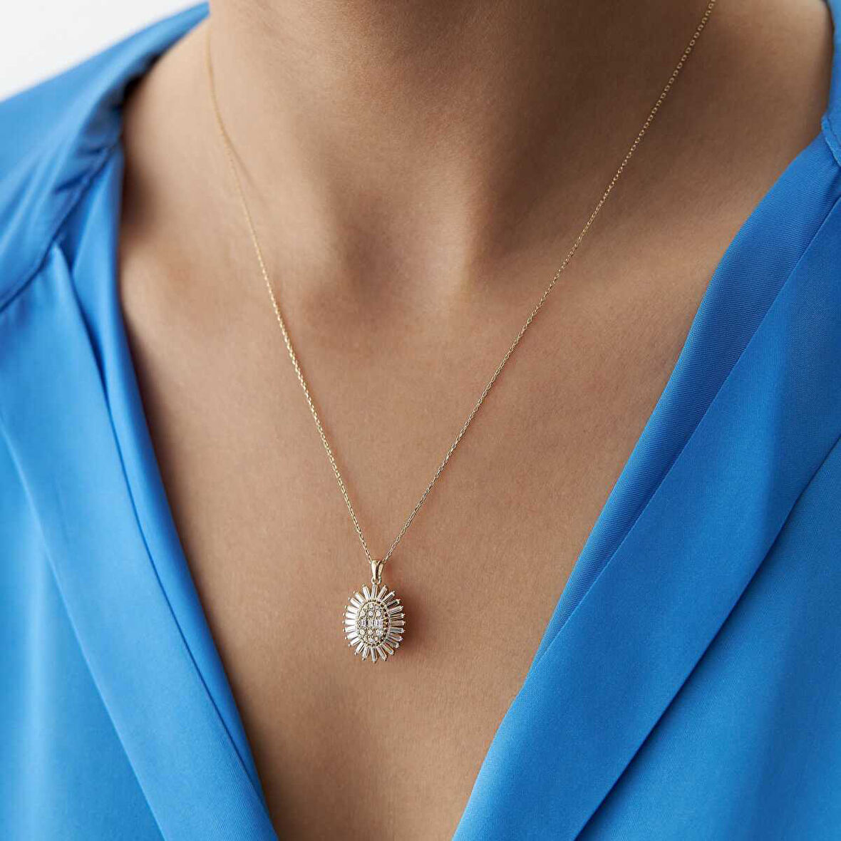 Oval Baget Taşlı Kolye