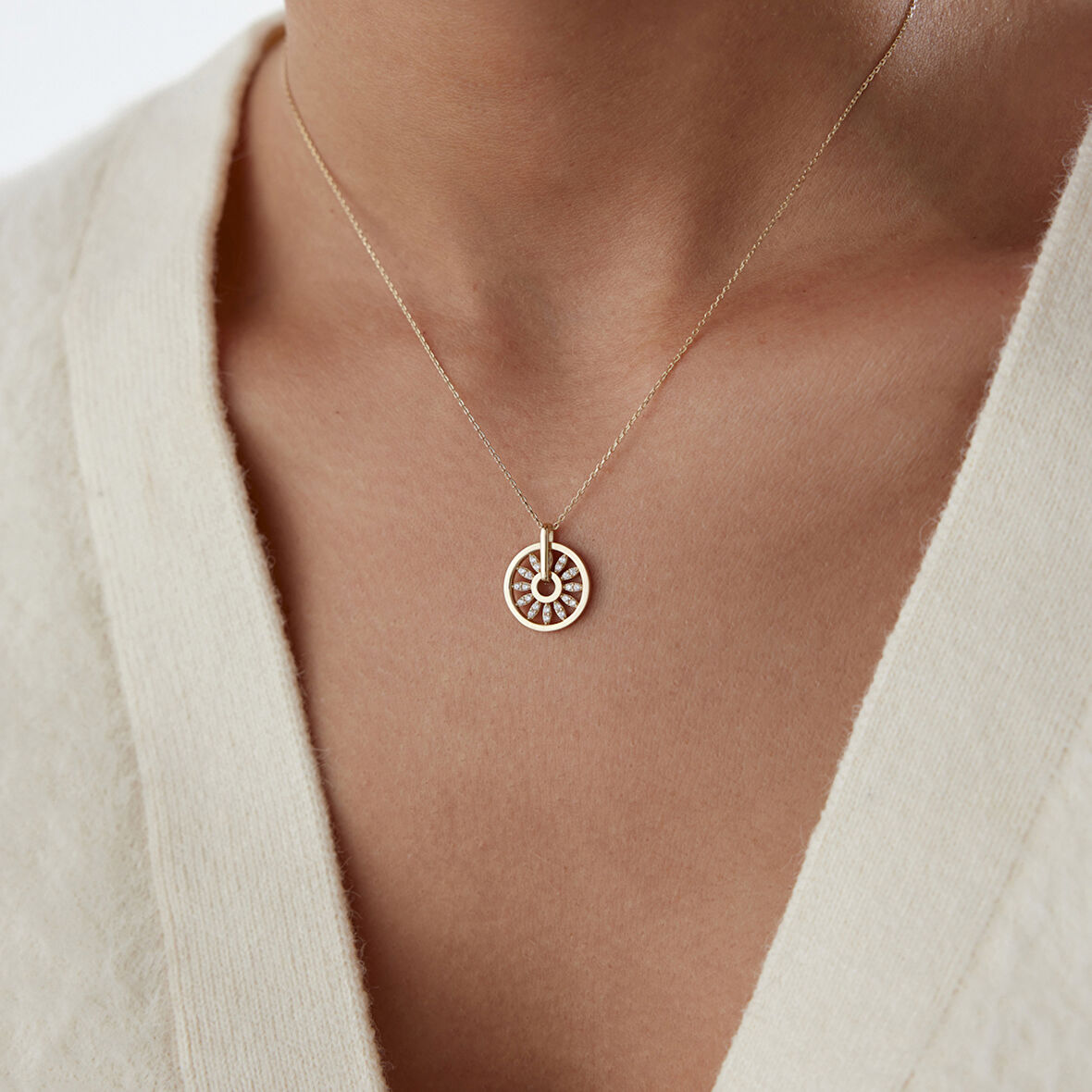 Halka Papatya Taşlı Kolye