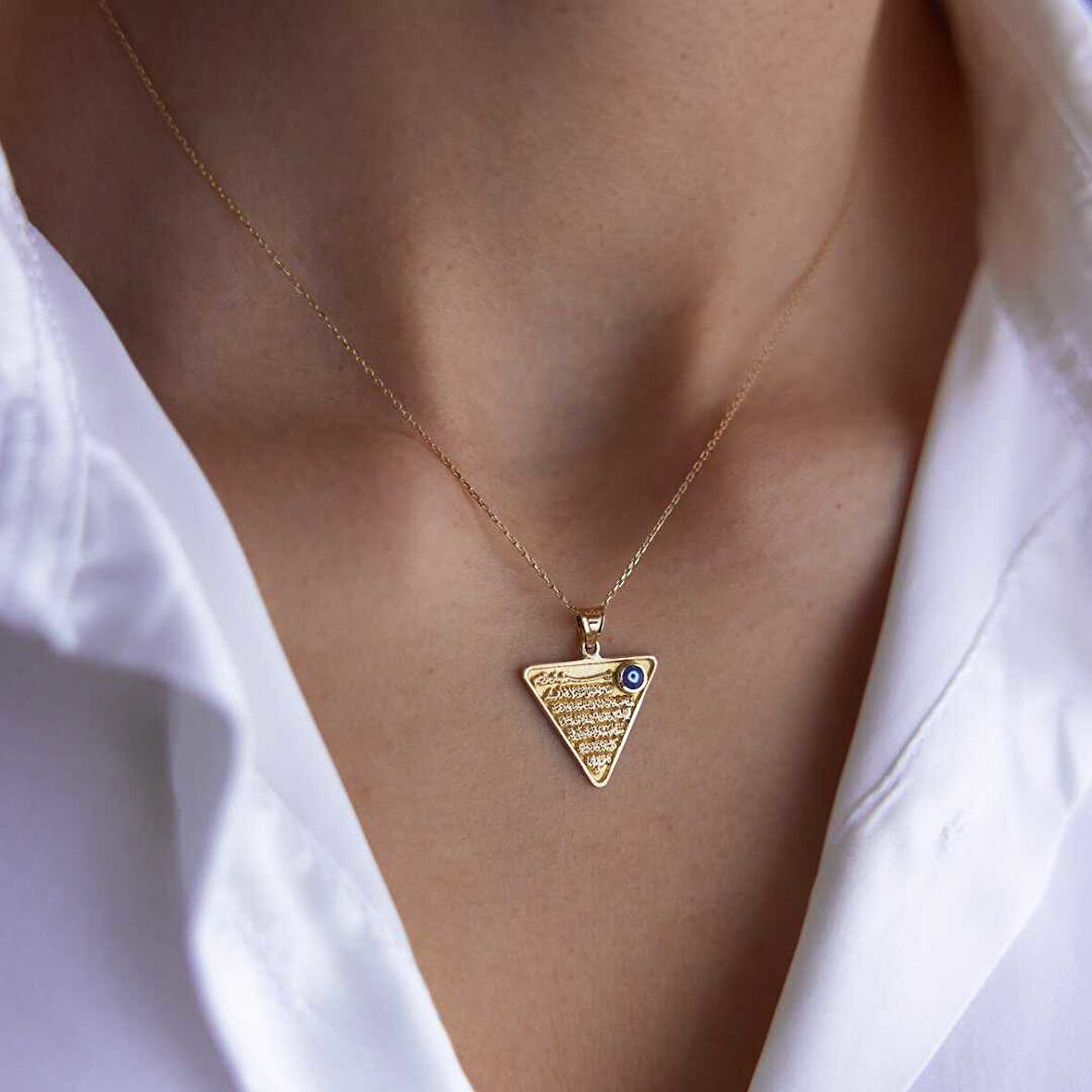 Üçgen Dua Kolye