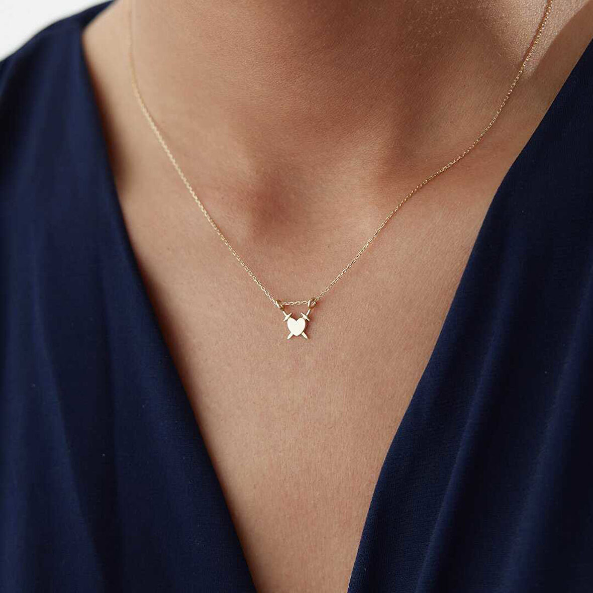 Çapraz Kılıç Kalp Kolye