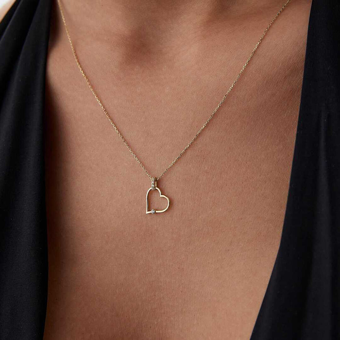 Taşlı Kilit Kalp Kolye