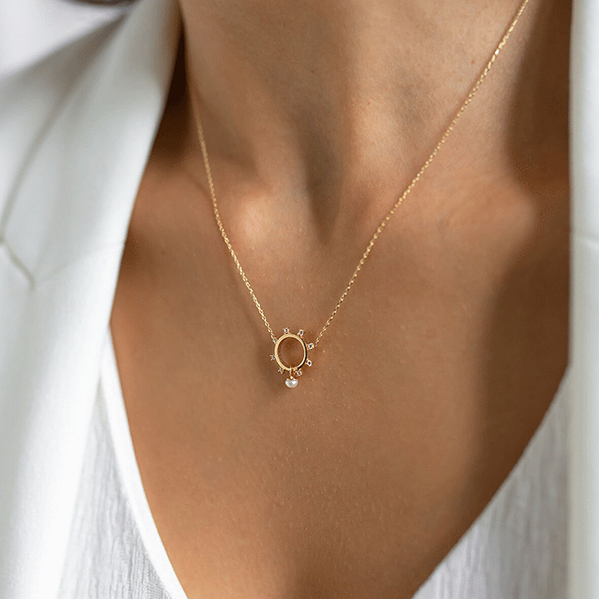 Taşlı Halka İnci Kolye