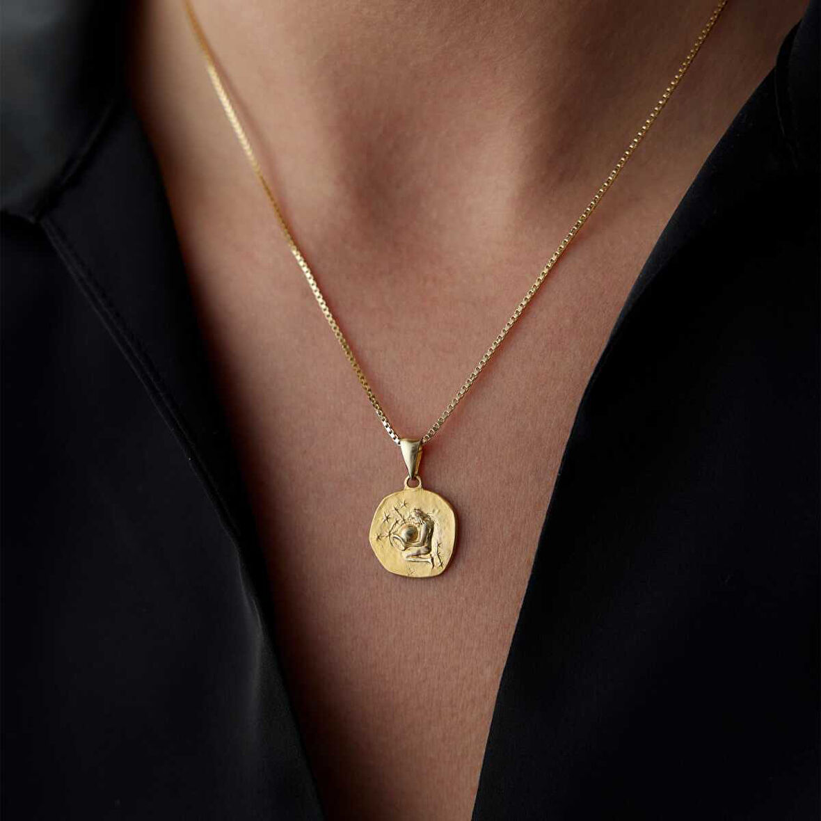 Kova Burcu Plaka Kolye