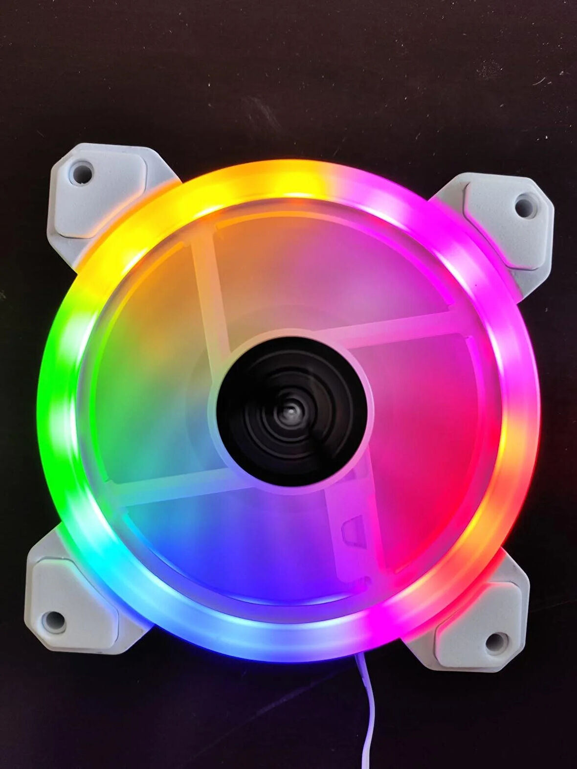 Beyaz 12 Cm Rgb Led Işıklı  Kasa Fanı Rainbow Işıklı Kasa Soğutucu Fan