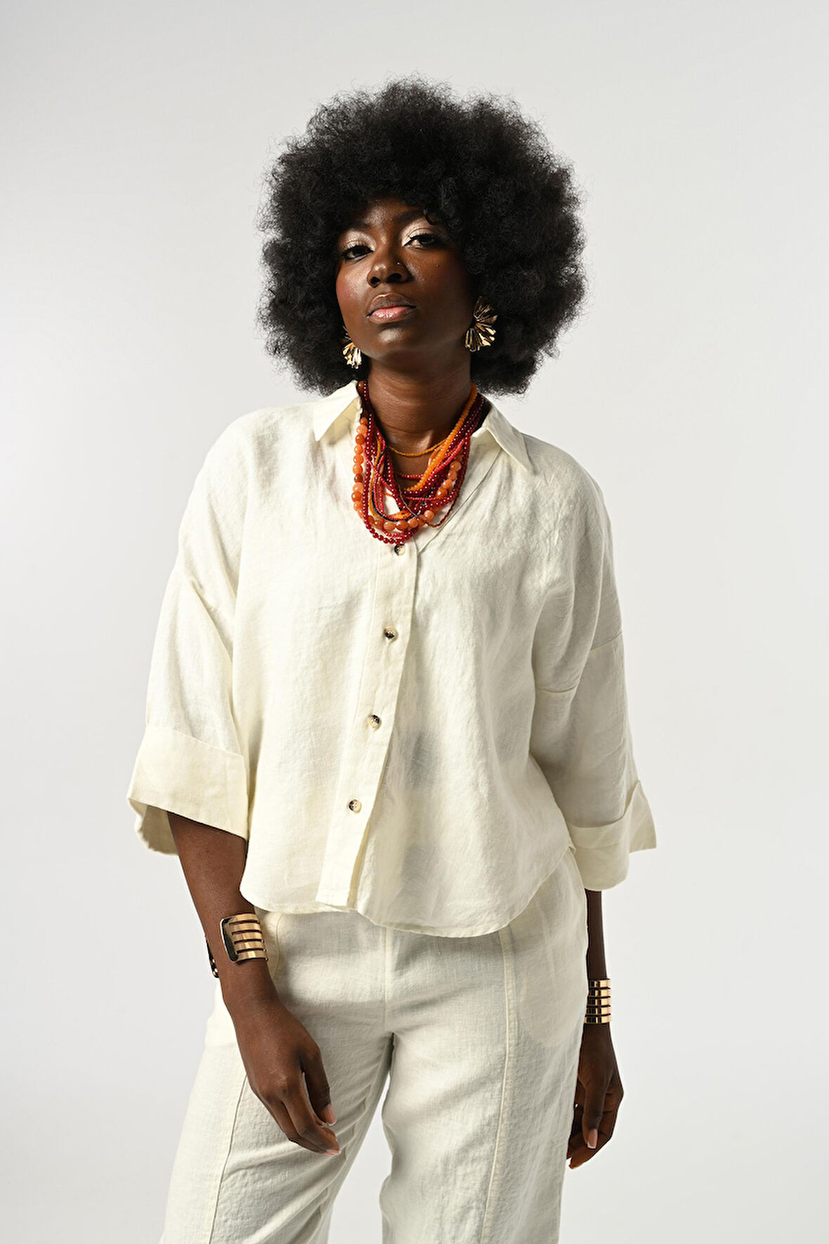 KADIN EKRU RENK %100 KETEN TRUVAKAR KOLLU GÖMLEK