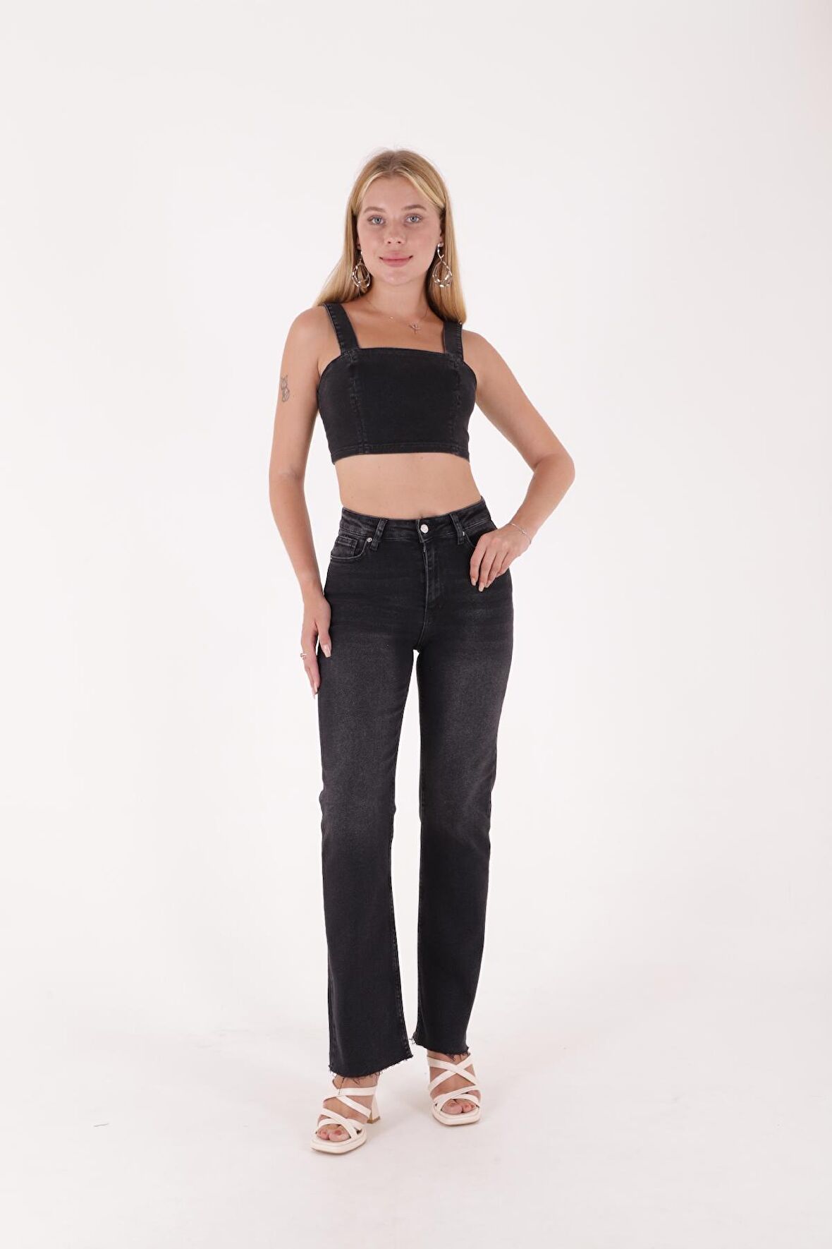 Paçaları Dikişsiz ve Geniş Paçalı Yüksek Belli Rahat/Relaxed Kadın Kot Pantolon Antrasit Denim Jean
