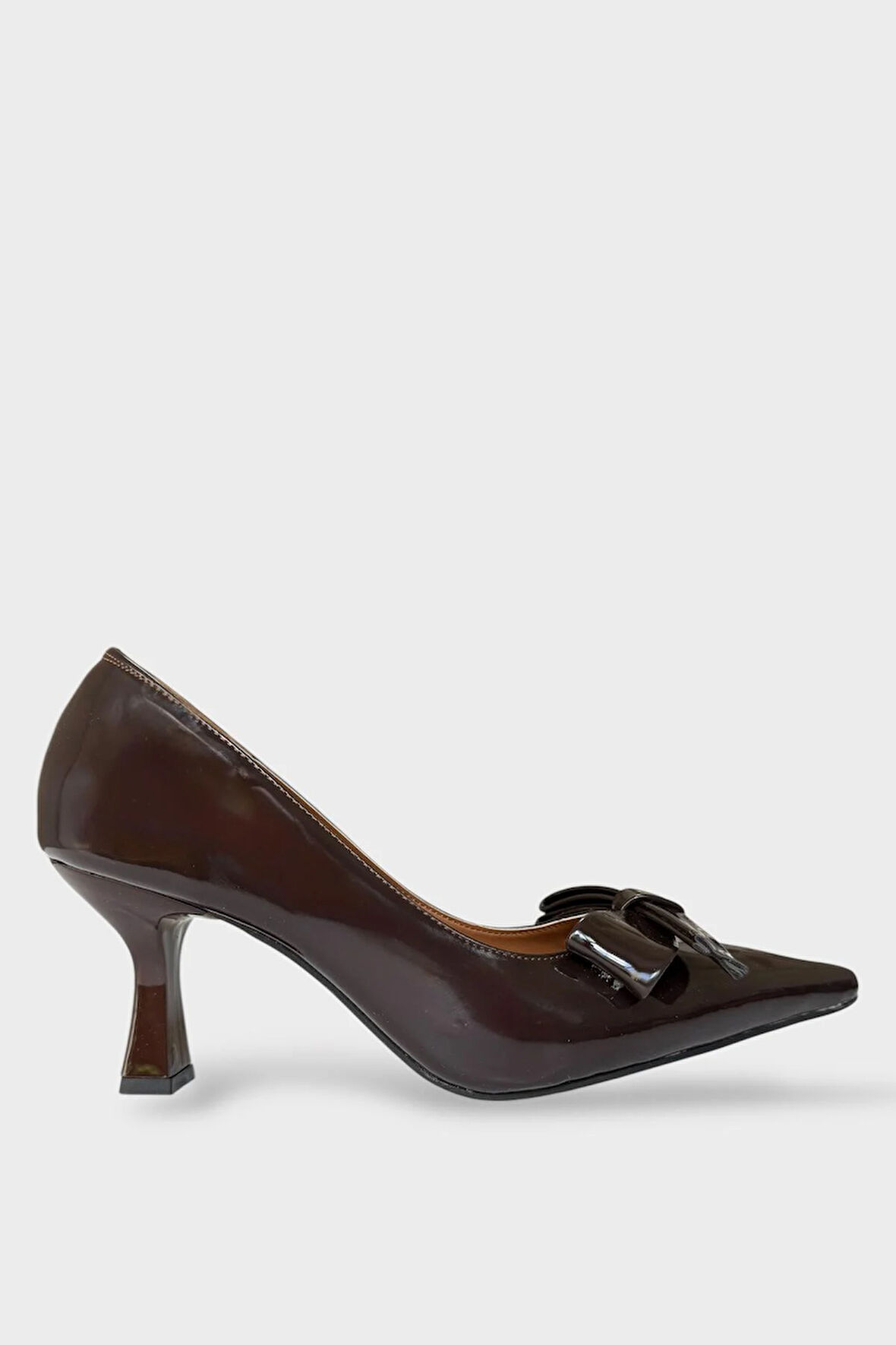 Kadın Fiyonk Tokalı Sivri Burun Topuklu Ayakkabı KAHVERENGİ