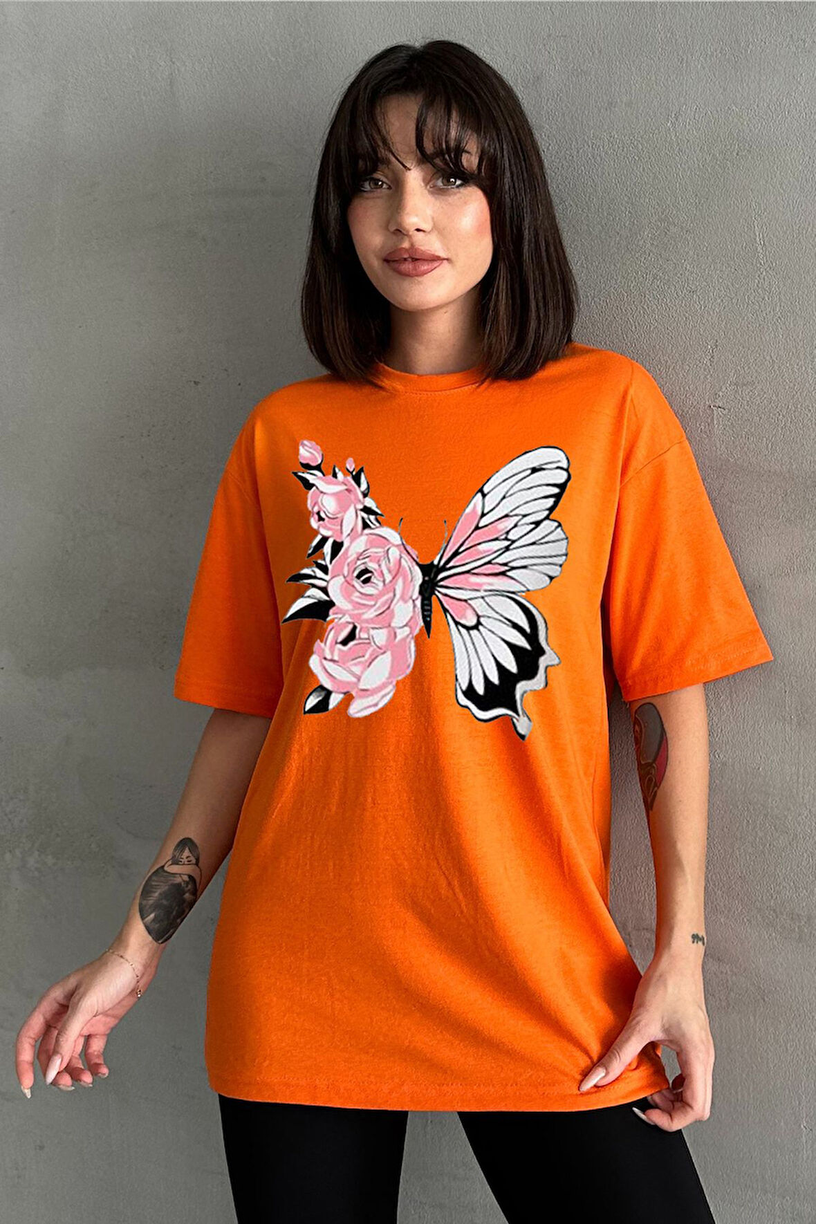 Kadın Çiçekli Kelebek Baskılı Bisiklet Yaka Oversize T-Shirt