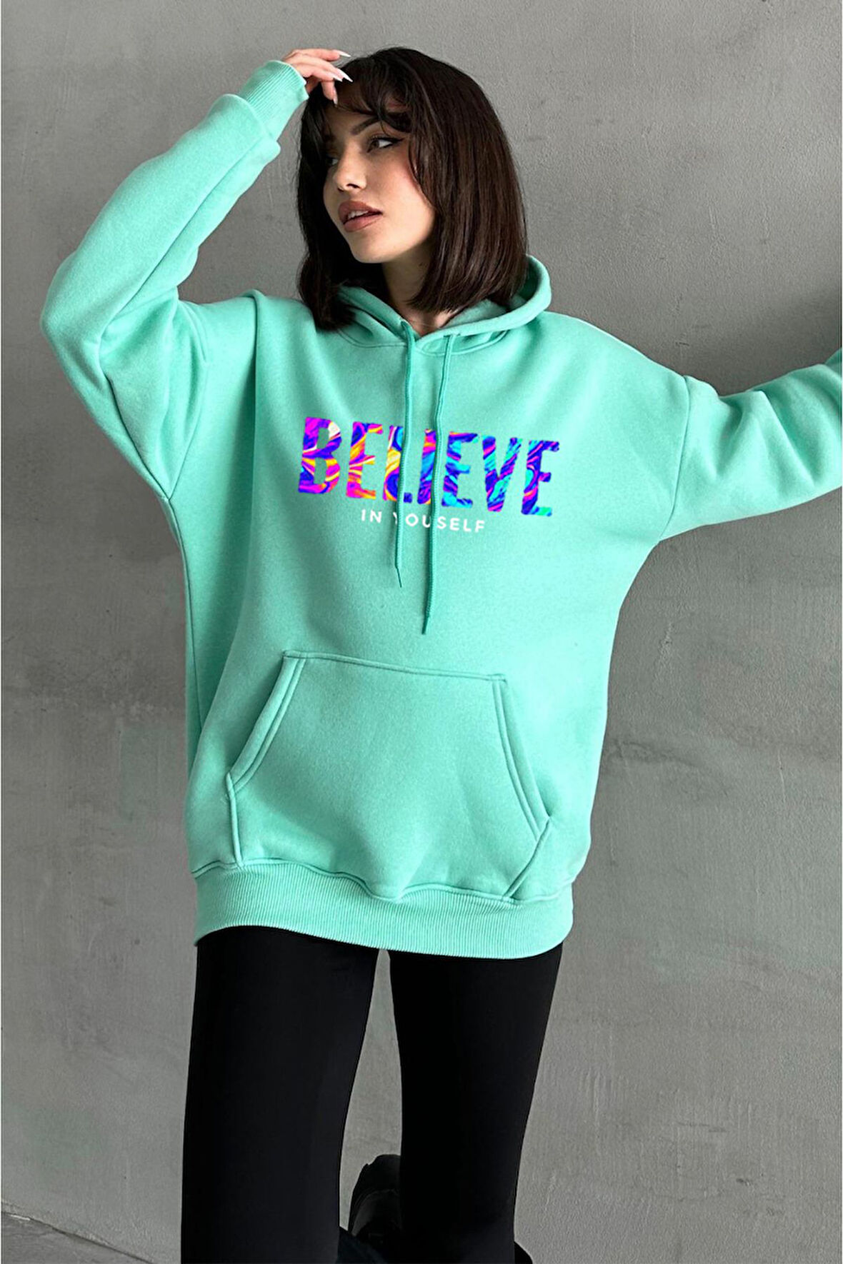 Kadın Renkli Believe Baskılı Oversize Kapüşonlu Sweatshirt