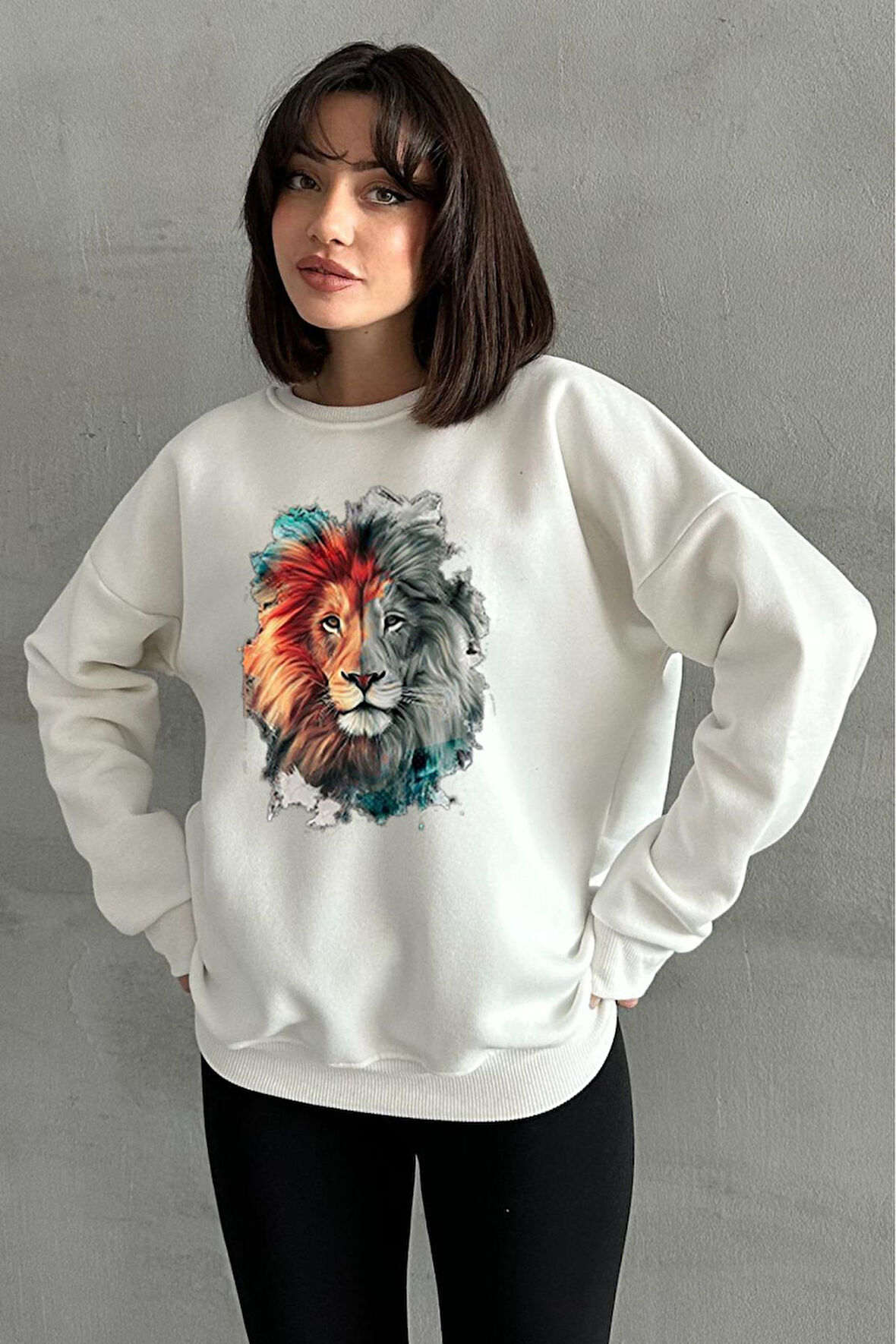 Kadın Krem Aslan Baskılı Oversize Bisiklet Yaka Sweatshirt