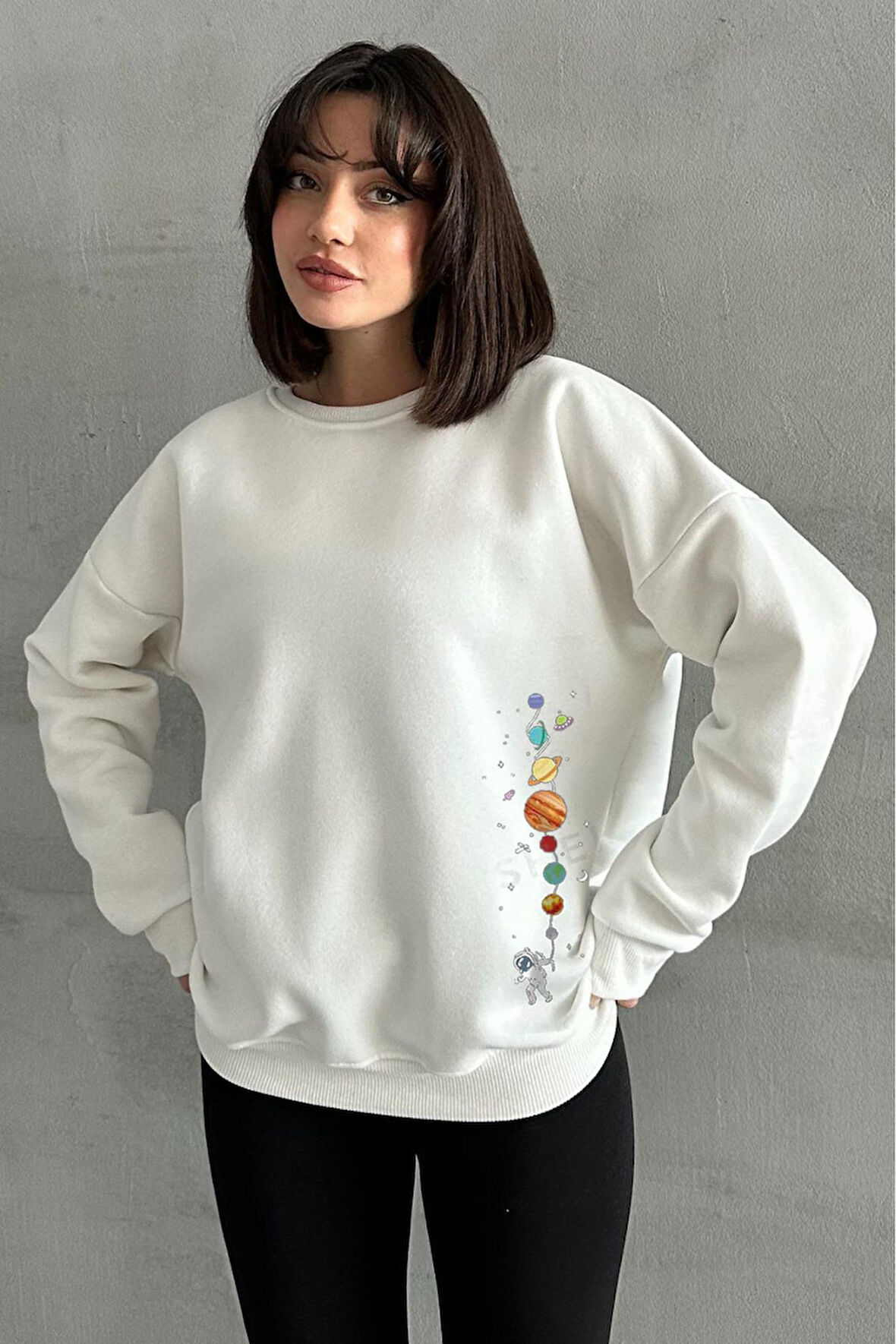 Kadın Krem Minik Gezegen Baskılı Oversize Bisiklet Yaka Sweatshirt