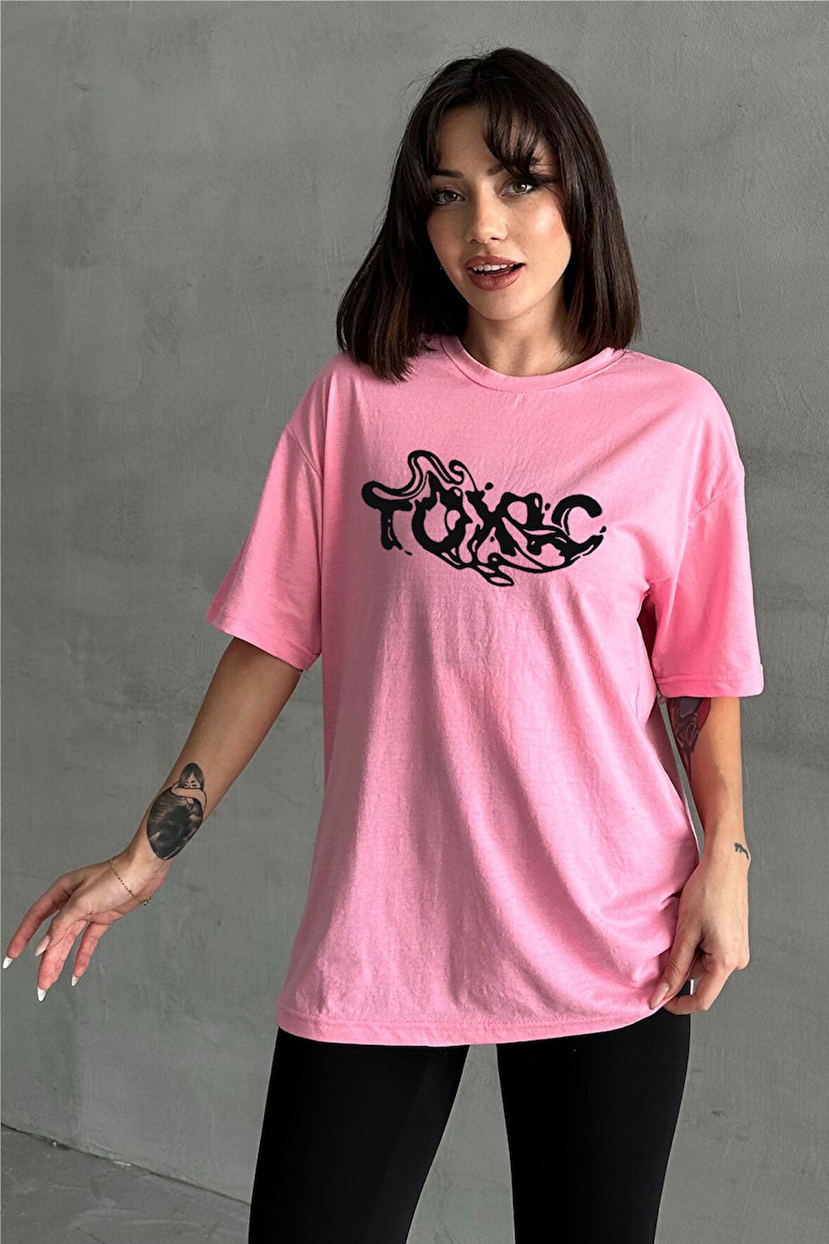 Kadın Toxic Baskılı Bisiklet Yaka Oversize T-Shirt