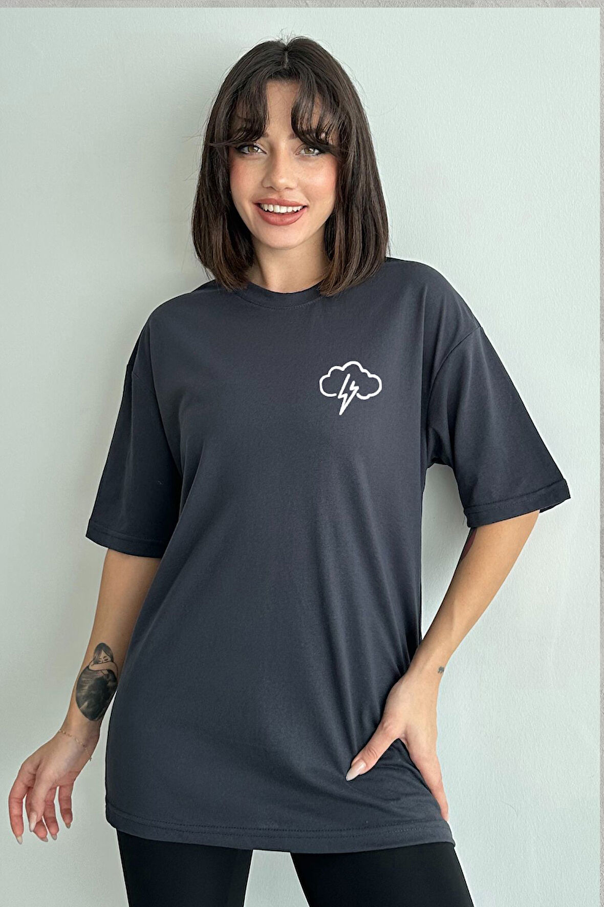 Kadın Küçük Bulut Baskılı Bisiklet Yaka Oversize T-Shirt