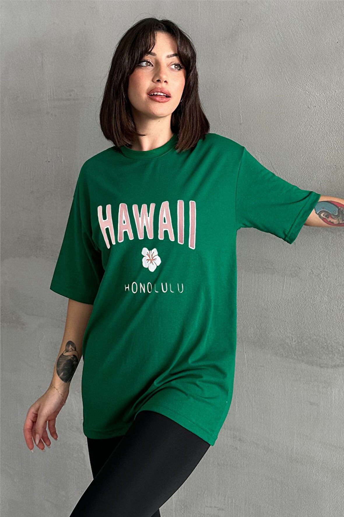 Kadın Hawaii Baskılı Bisiklet Yaka Oversize T-Shirt
