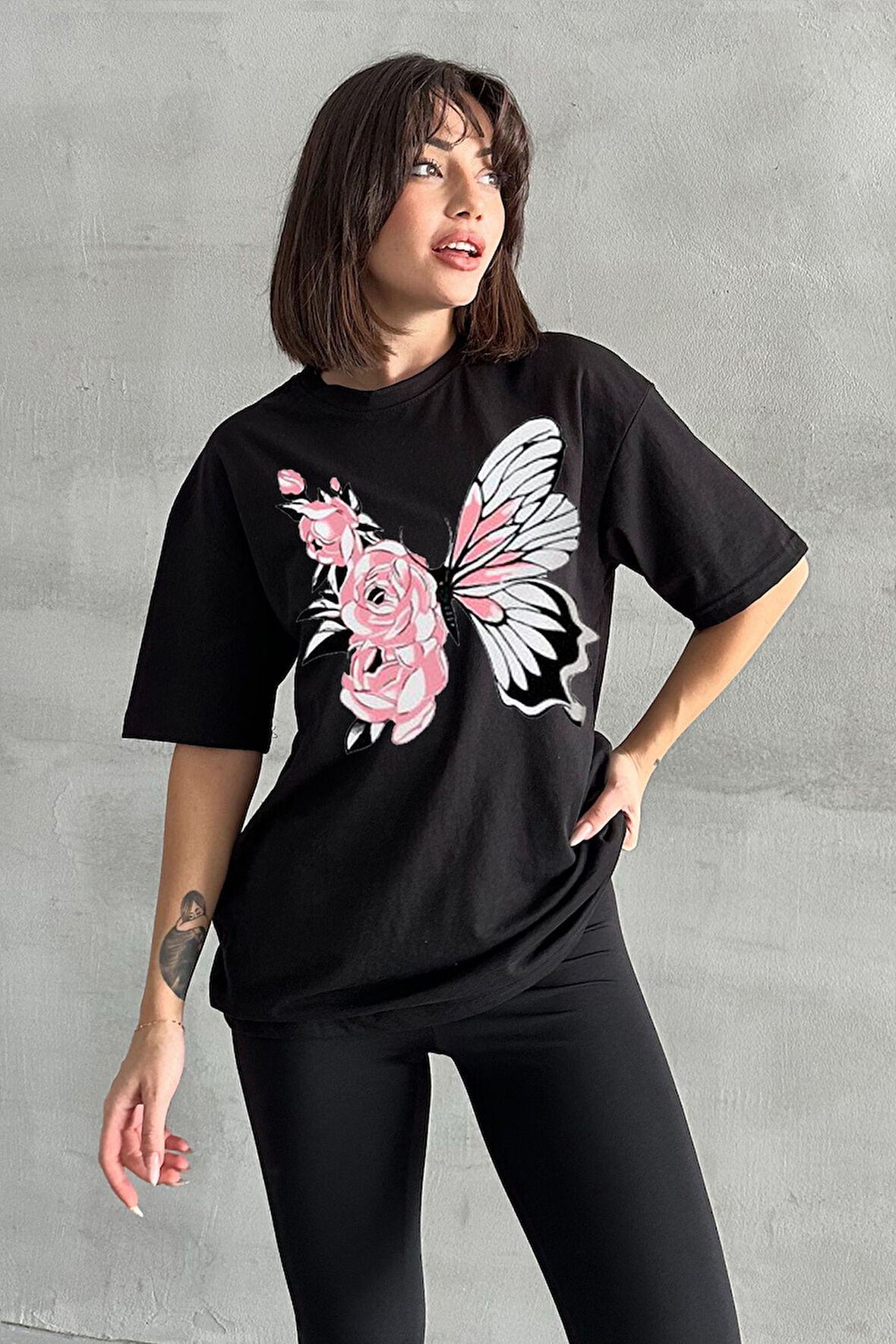 Kadın Çiçekli Kelebek Baskılı Bisiklet Yaka Oversize T-Shirt