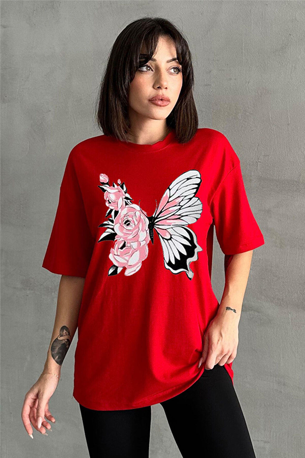 Kadın Çiçekli Kelebek Baskılı Bisiklet Yaka Oversize T-Shirt