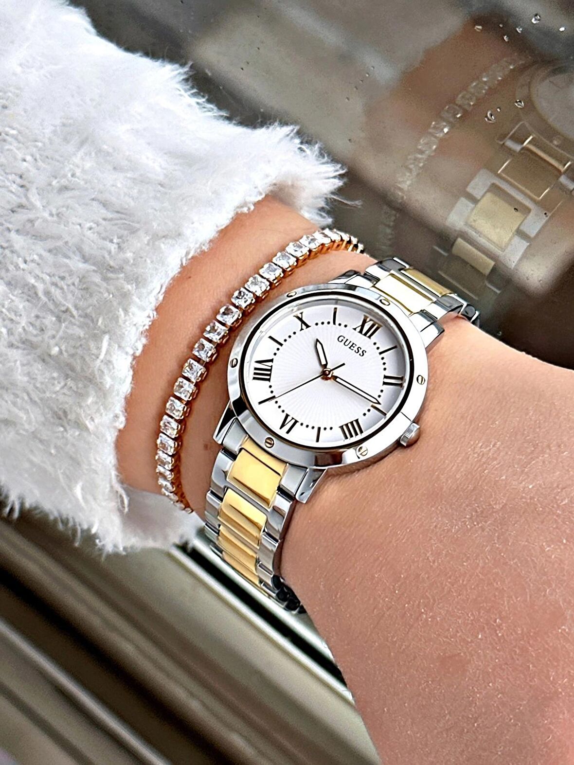 Guess GUGW0404L2 Kadın Kol Saati