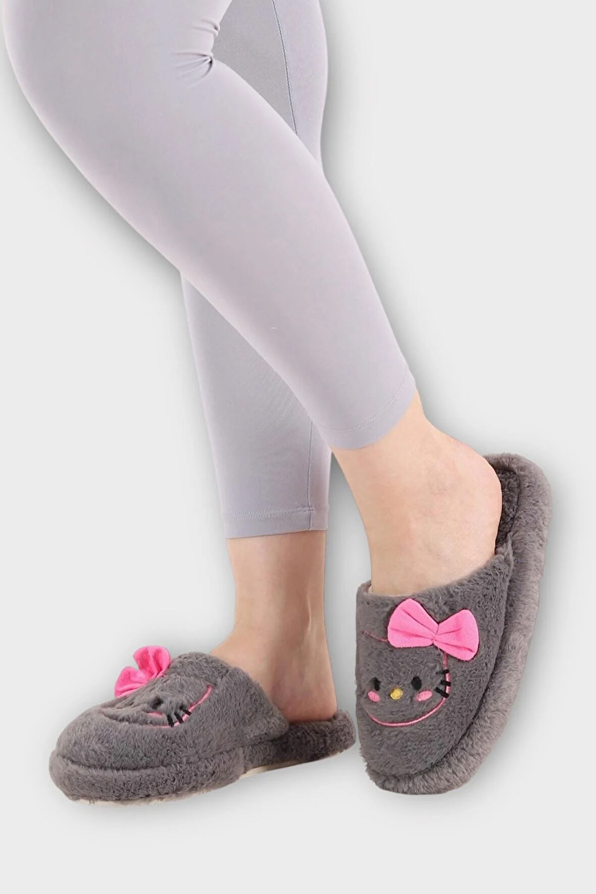 HelloKitty Figürlü Sıcak Tutan Kışlık Kadın Ev Terliği FÜME - PEMBE