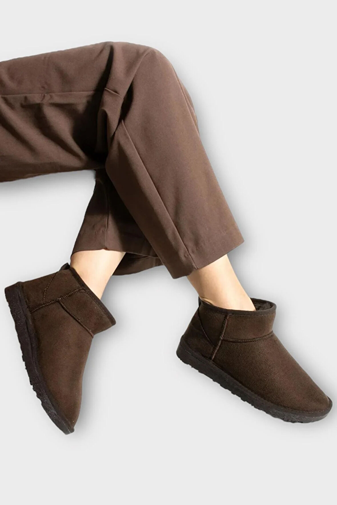 Mini Süet İçi Kürklü Alçak Taban Bilekte Kısa Kadın Bot KAHVERENGİ