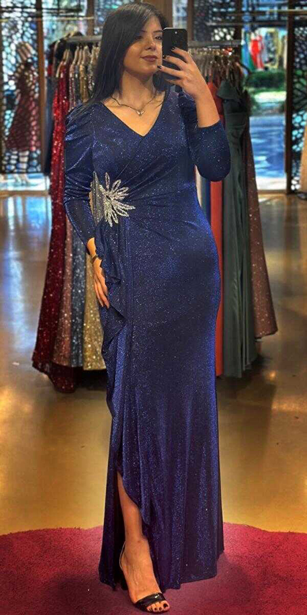 Siyah&Saks Uzun Kollu Taş Detaylı  Yırtmaçlı Düz Kesim Simli Uzun Abiye Elbise 7616