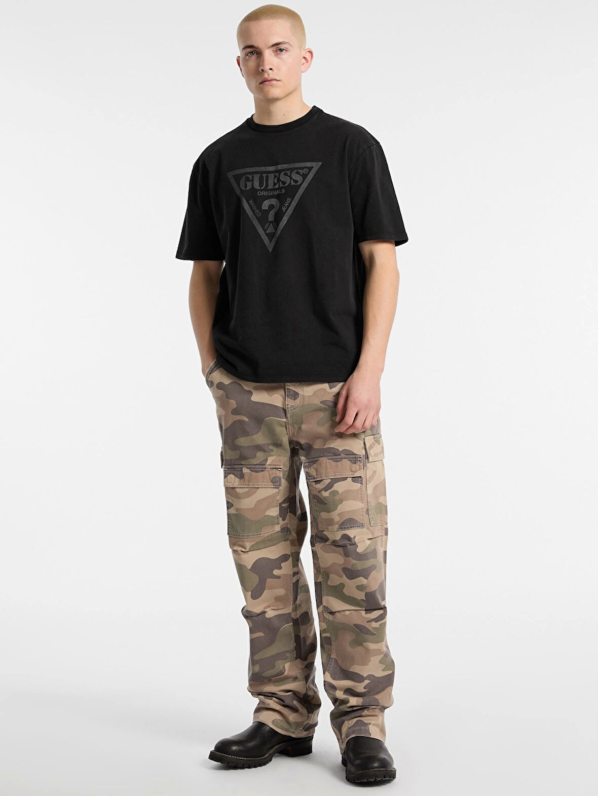 Guess Erkek Siyah Vintage Triangle Tişört